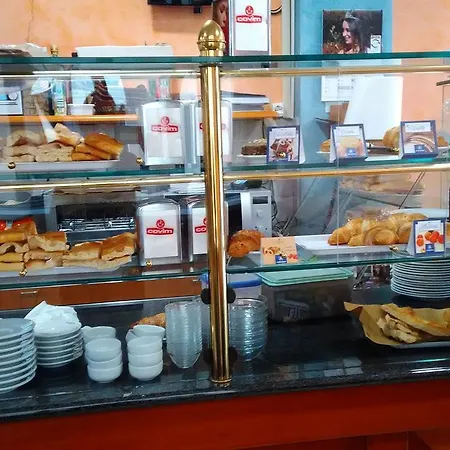 达尔阿奎罗纳旅馆 3*